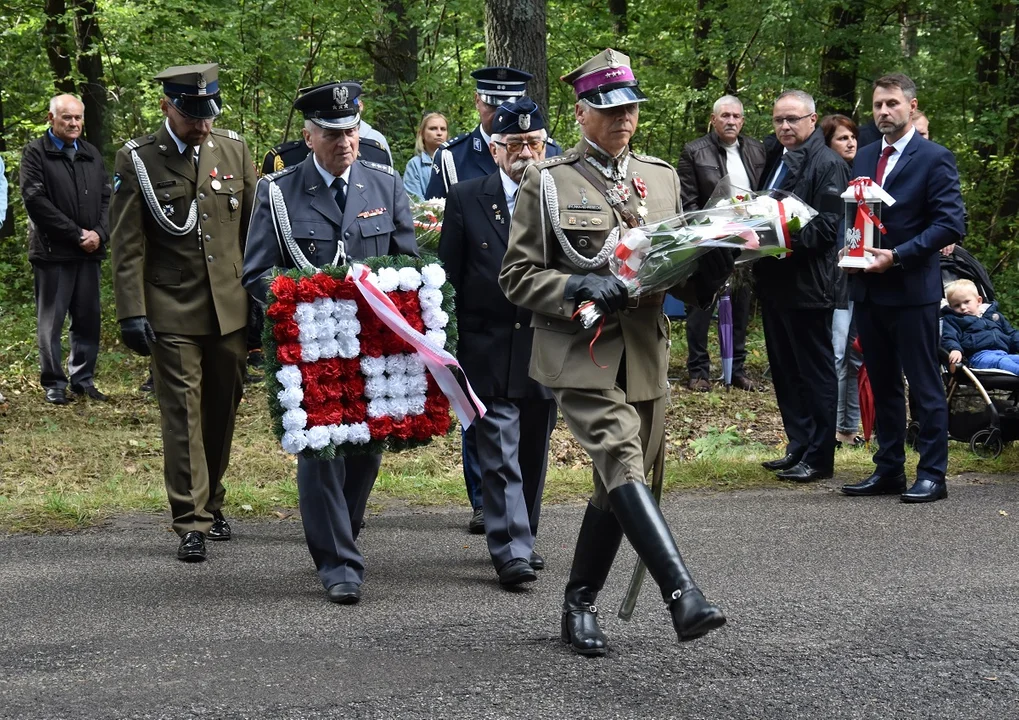 Unin: Pamiętali o walkach 1939 roku i żołnierzach Września [Zdjęcia] - Zdjęcie główne