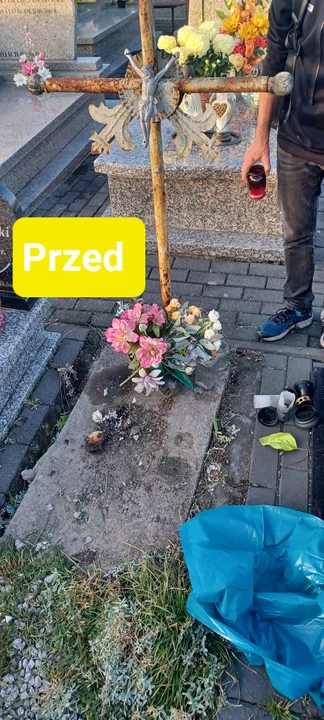 Posprzątali zaniedbane groby na łukowskim cmentarzu