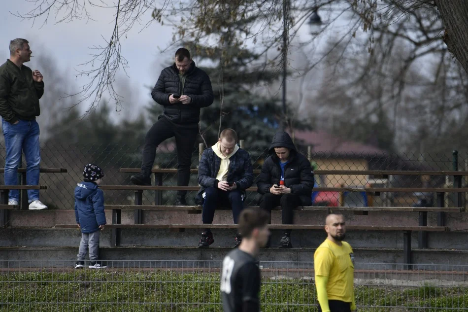 Kibice na meczu Unia Żabików – ŁKS Łazy