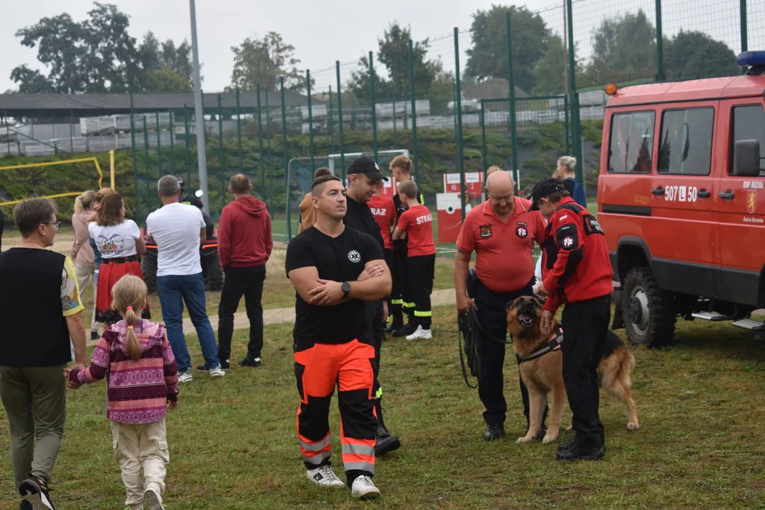 Zabawa i edukacja w jednym - tak wyglądał piknik "Bezpiecznie z Koziołkami" w Baranowie. ZOBACZ ZDJĘCIA