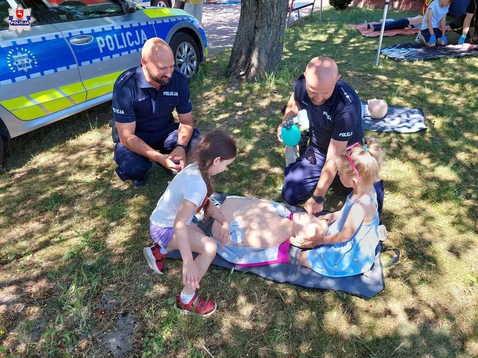 Wielki trening pierwszej pomocy na Lubelszczyźnie. Od ćwiczeń RKO po symulację w policyjnych alkogoglach