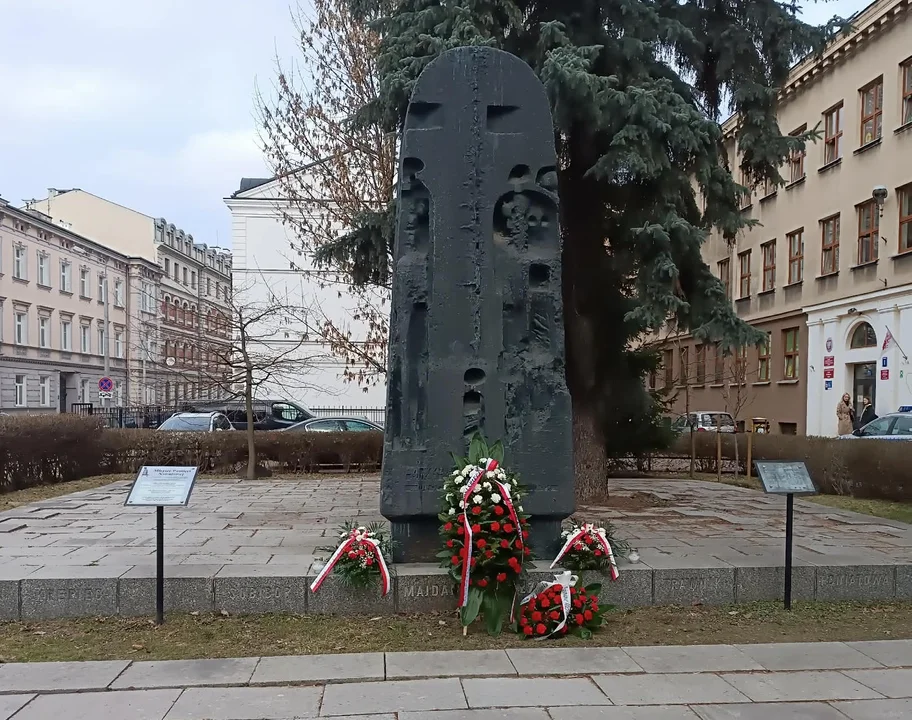 Obchody 84 rocznicy akcji "Reinhardt". Czy cień nazistowskiej zbrodni wciąż wisi nad Lublinem? Mieszkańcy uczcili pamięć poelgłych.