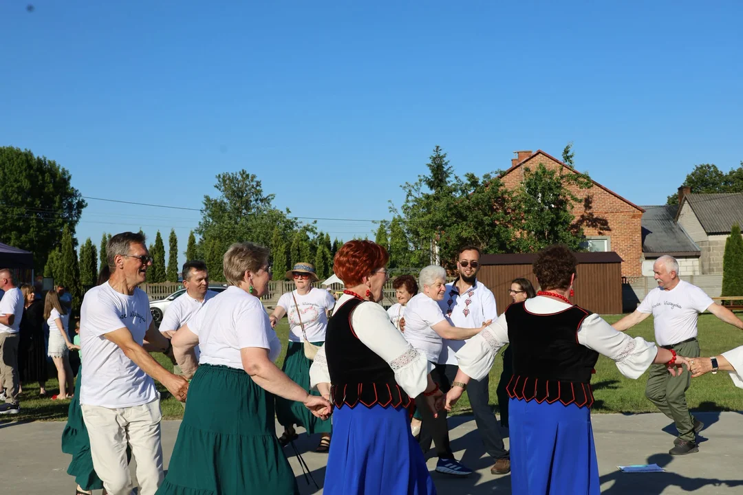 Powiatowa biesiada w Grudzi. Śpiew, taniec i sąsiedzka atmosfera - Zdjęcie główne