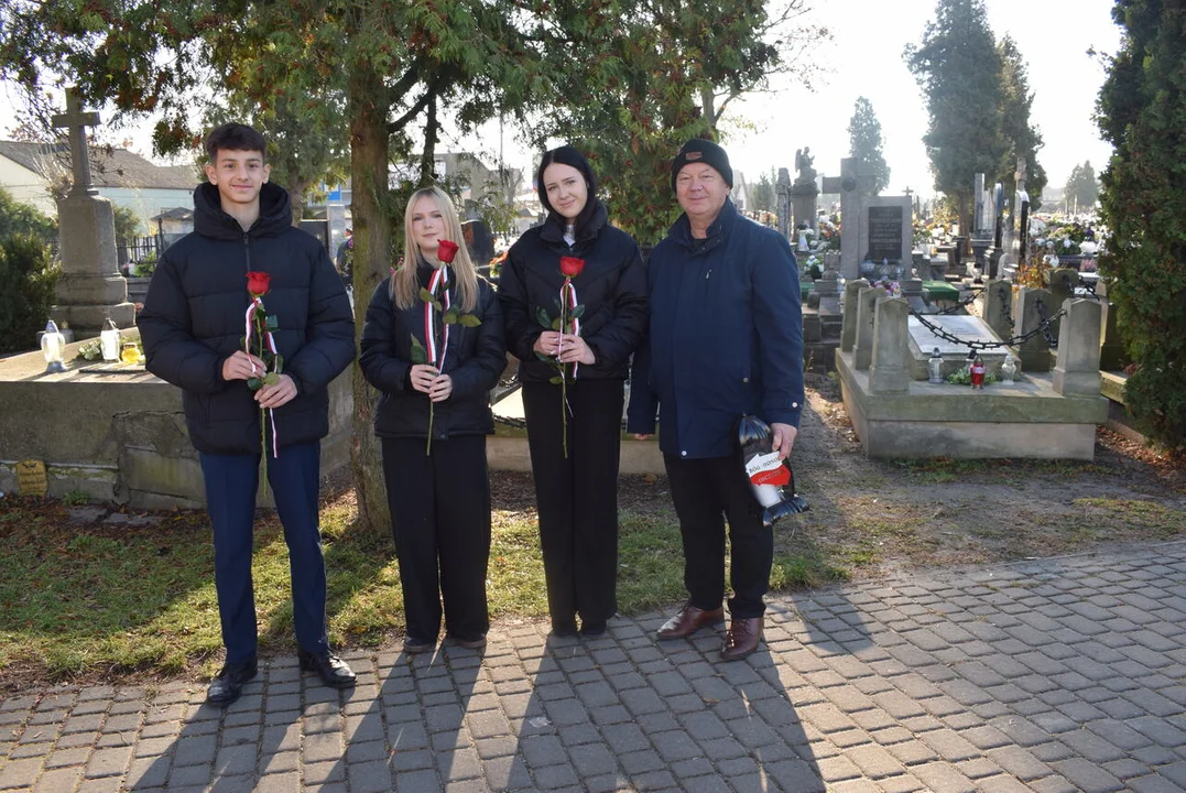 Składnie kwitów na cmentarzu parafialnym w Lubartowie