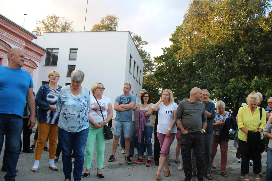 Spotkanie mieszkańców gminy Lubartów z komitetem protestacyjnym. Nie chcą przetwórni odpadów w Annoborze, przyjdą protestować pod urząd? (zdjęcia) - Zdjęcie główne