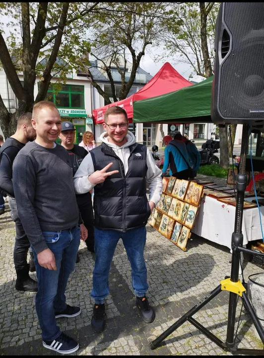 Motoweterani i miłośnicy starej motoryzacji zaprosili na Retro Niedzielę