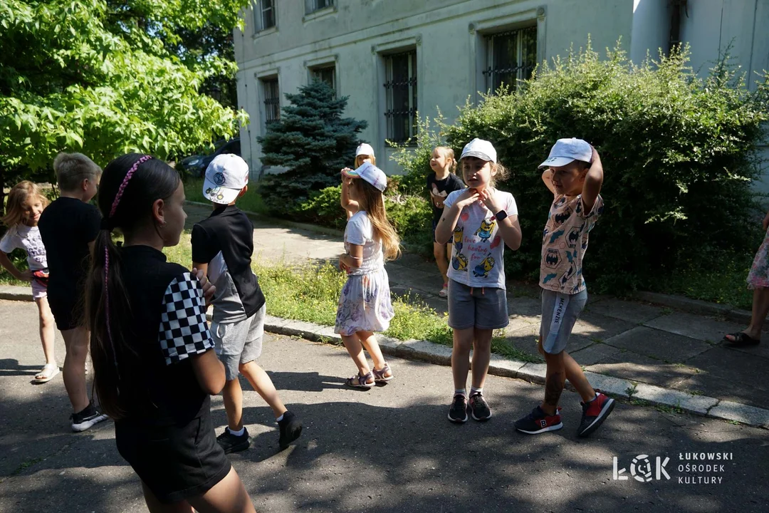 Wakacje z ŁOK. Dzień piąty. Dzieci odwiedziły stolicę