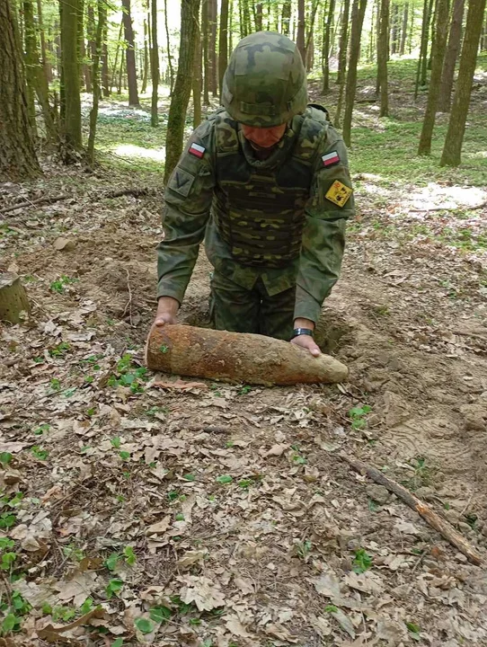 Lubelskie: Poszukiwania z wykrywaczem zakończone niebezpiecznym odkryciem. Wezwano saperów