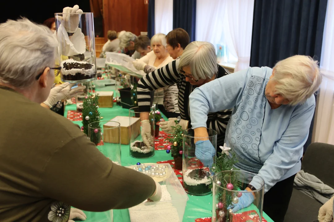 Świąteczne warsztaty dla seniorów w Żelechowie