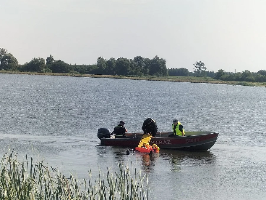 Powiat bialski: Policjanci i strażacy pilnują bezpieczeństwa nad wodą