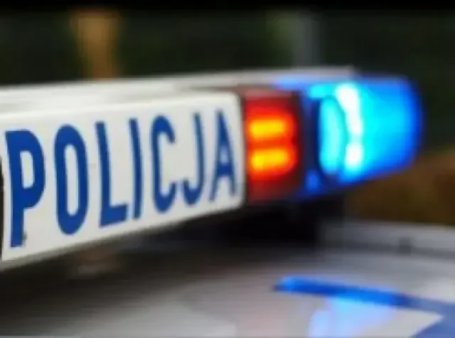 Auto małżeństwa wylądowało w rowie. Para podziękowała za pomoc parczewskim policjantom