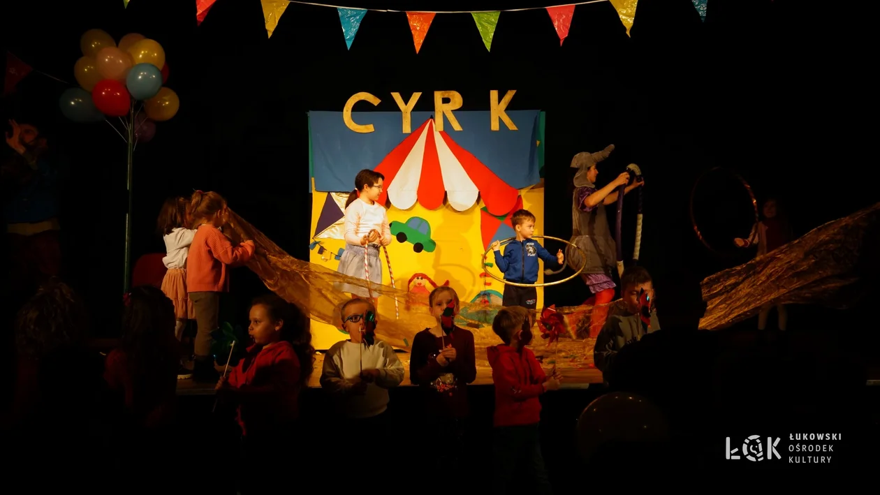 Niedziela z teatrem „Cyrk w ogrodzie”