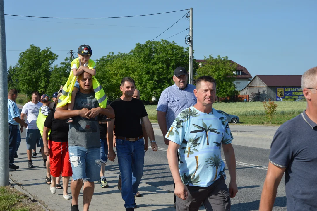 Poniedziałkowa akcja protestacyjna producentów malin w Opolu Lubelskim