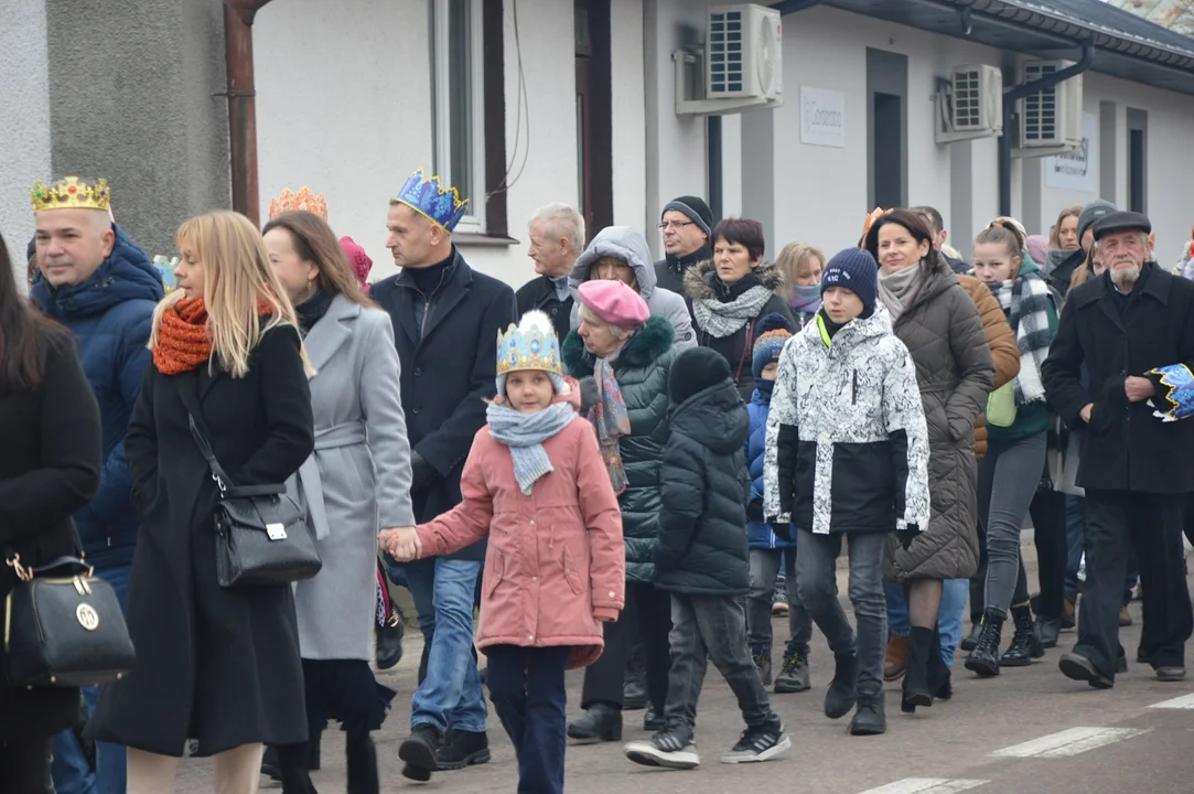 Orszak Trzech Króli przeszedł ulicami Chodla