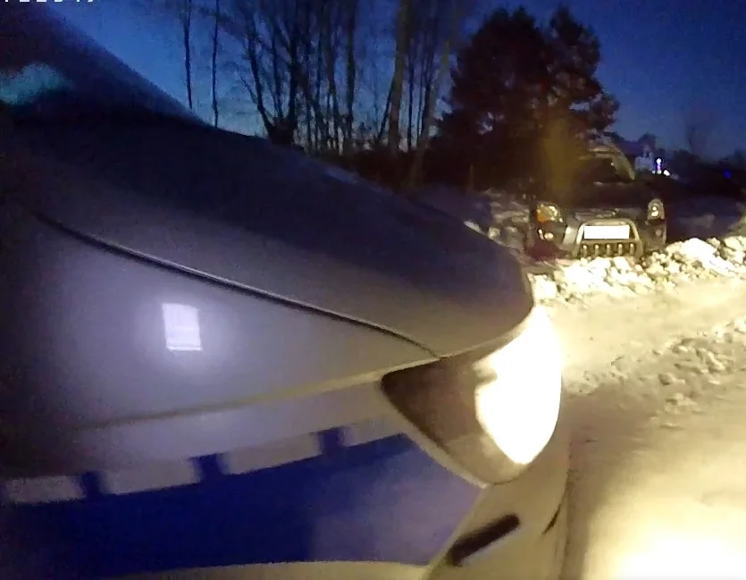 Powiat bialski: Jeden zakopał się w śniegu, drugi przyjechał mu na pomoc. Obaj kierowcy nietrzeźwi