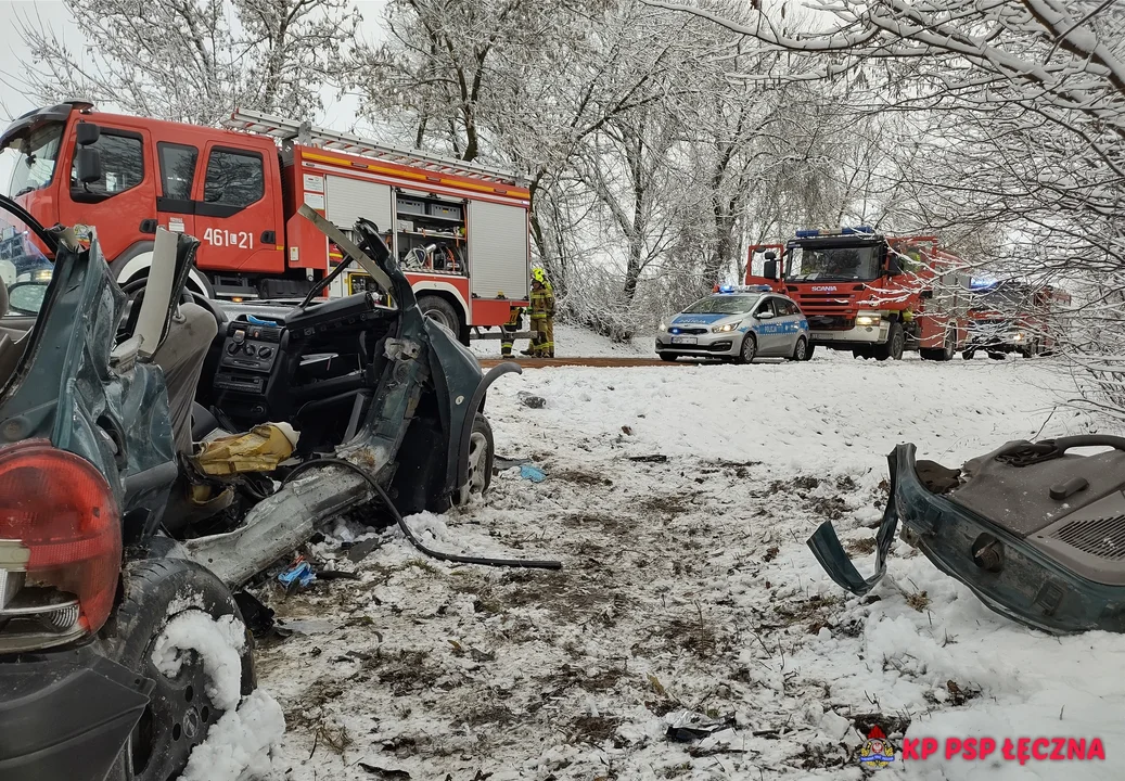 Powiat łęczyński: Śmiertelny wypadek samochodowy. Zderzyły się dwie osobówki
