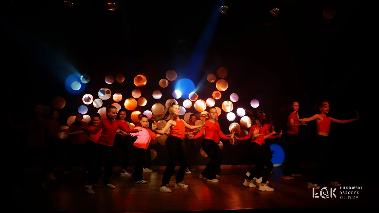 Koncert taneczny „Witajcie w naszej bajce” w wykonaniu ŁOK Dance Factory