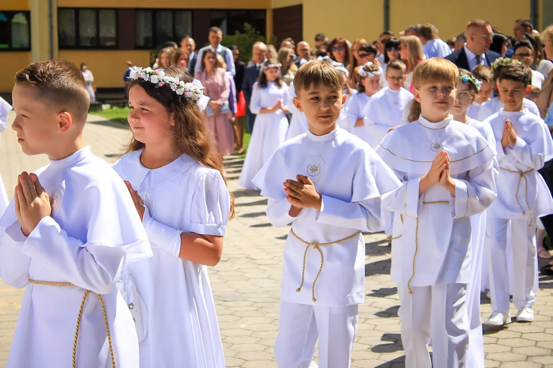 I Komunia Święta w kościele pw. św. Barbary w Łęcznej (ZDJĘCIA CZ.2) - Zdjęcie główne