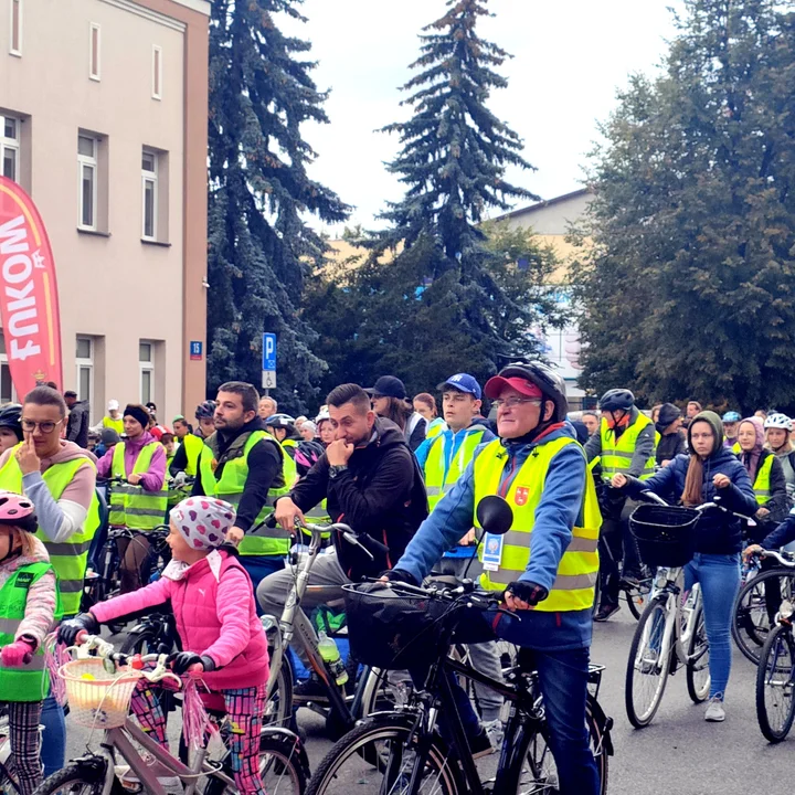 Przejechali 15 km z centrum nad Zalew Zimna Woda (ZDJĘCIA) Rowerowy rajd ulicami Łukowa - Zdjęcie główne