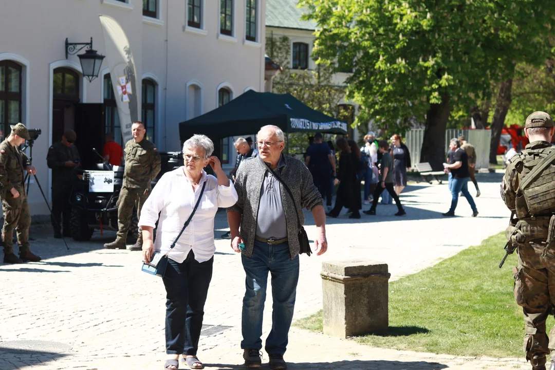 Mundurowa Majówka w Kozłówce