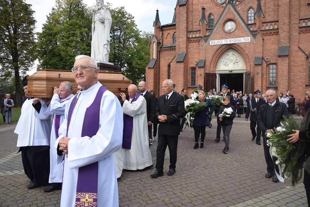 Uroczystości pogrzebowe śp. ks. kanonika Henryka Prządki