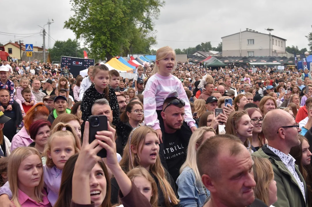 Rekordowe „Spotkajmy się w Miastkowie”. Dwie sceny, tłumy i wielkie serca! [ZDJĘCIA, CZ. 1] - Zdjęcie główne