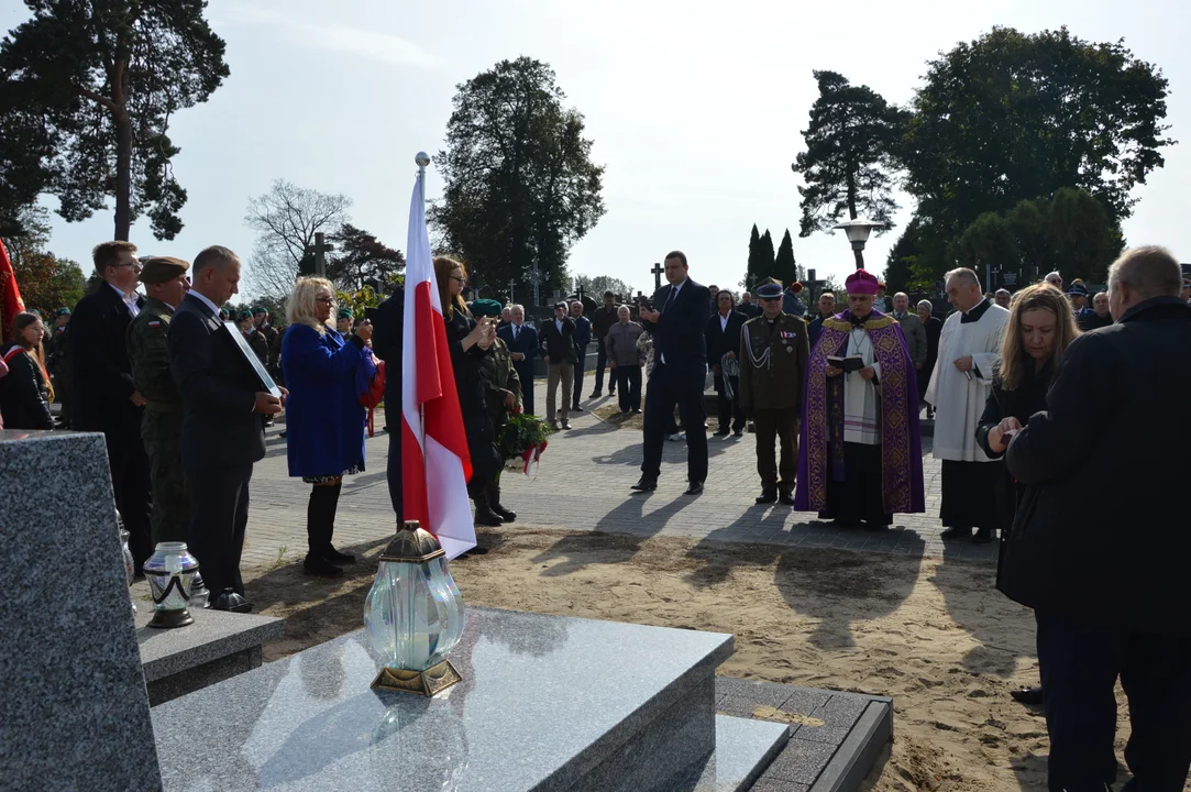 Odsłonięcie nagrobka żołnierza AK Karola Chlebickiego w Chodlu