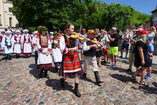 Kazimierz Dolny: Ogólnopolski Festiwal Kapel i Śpiewaków Ludowych dobiegł końca. Lista nagrodzonych (ZDJĘCIA) - Zdjęcie główne