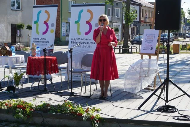 Narodowe Czytanie, Skwer Miejski w Opolu Lub.