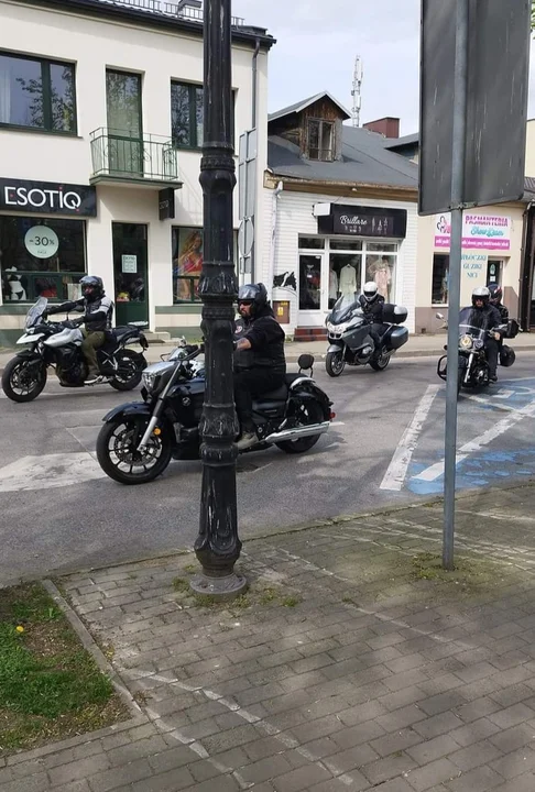 Motoweterani i miłośnicy starej motoryzacji zaprosili na Retro Niedzielę