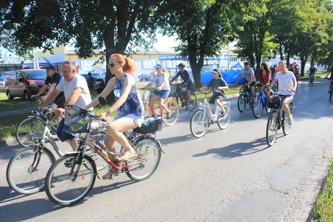 XXX Święto Roweru. Uczestnicy już na trasie (ZDJĘCIA CZ.2) - Zdjęcie główne