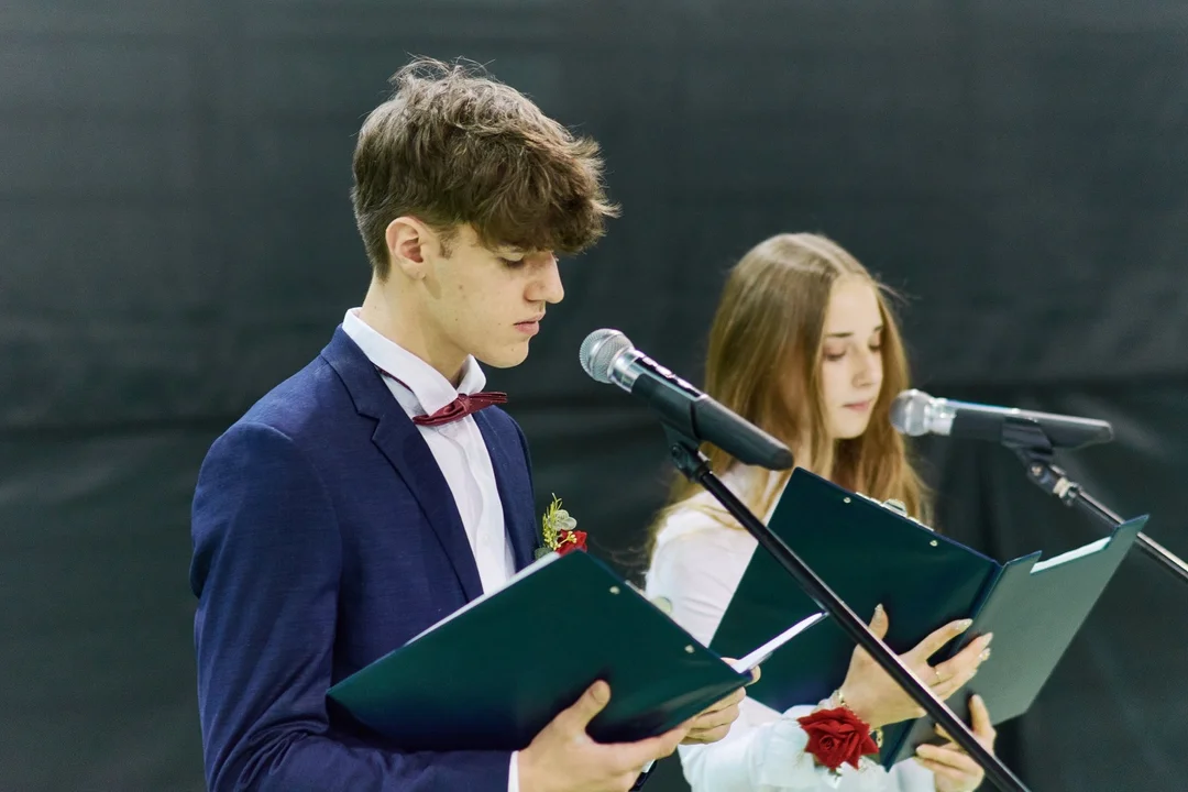 Bal ósmoklasistów w Szkole Podstawowej nr 2 w Radzyniu Podlaskim - galeria 2