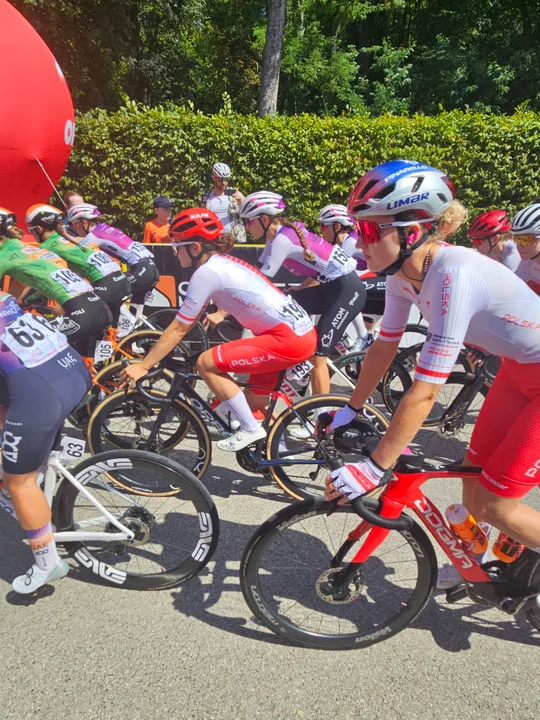 Nałęczów w centrum sportowych wydarzeń – finałowy etap Tour de Pologne Women wyruszył z Parku Zdrojowego