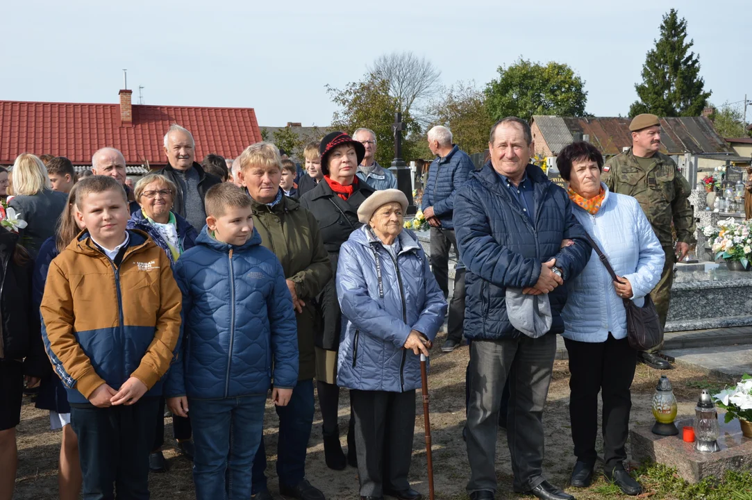 Odsłonięcie nagrobka żołnierza AK Karola Chlebickiego w Chodlu