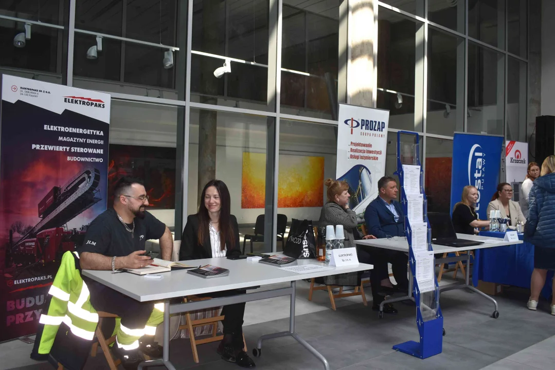 Puławskie Targi Pracy za nami. Które firmy rekrutują i czego wymagają?