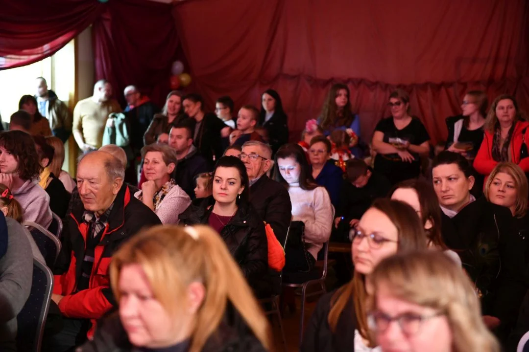 Koncert i występy artystyczne dla Marysi