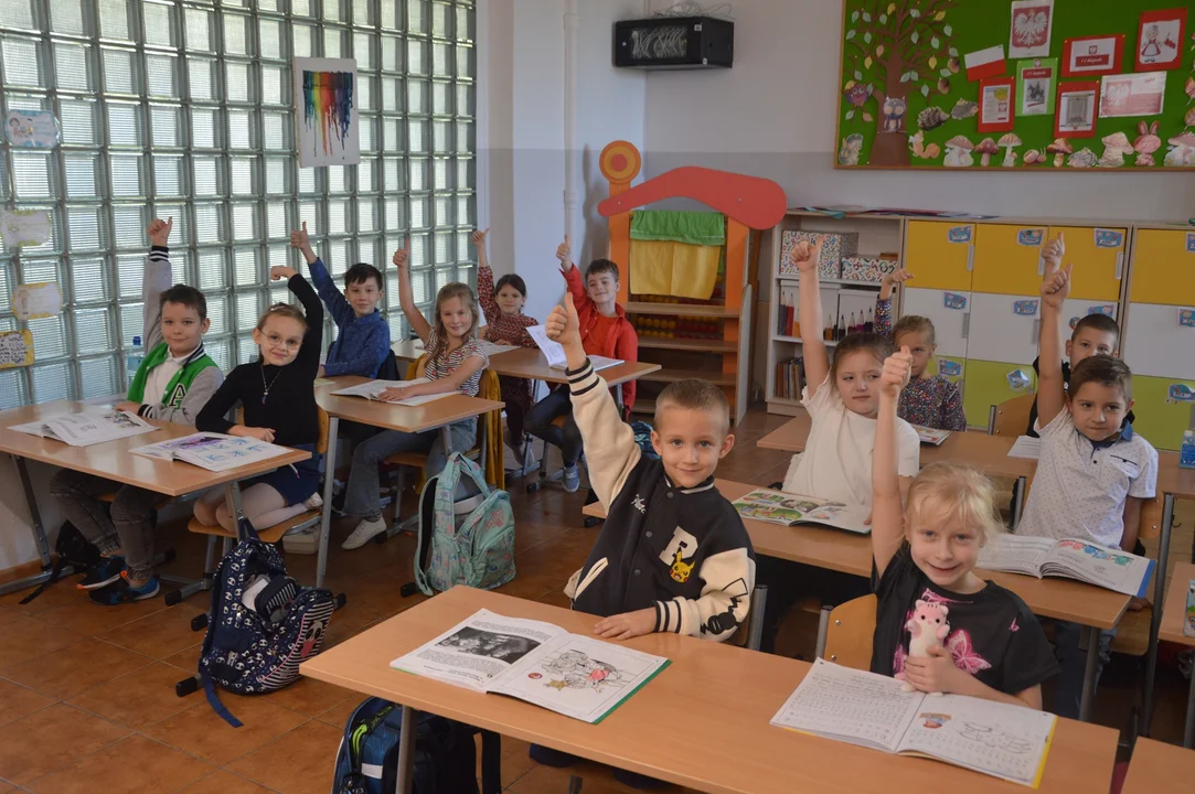 Uczniowie z SP nr 9 przy ZSO nr 1 im. KEN