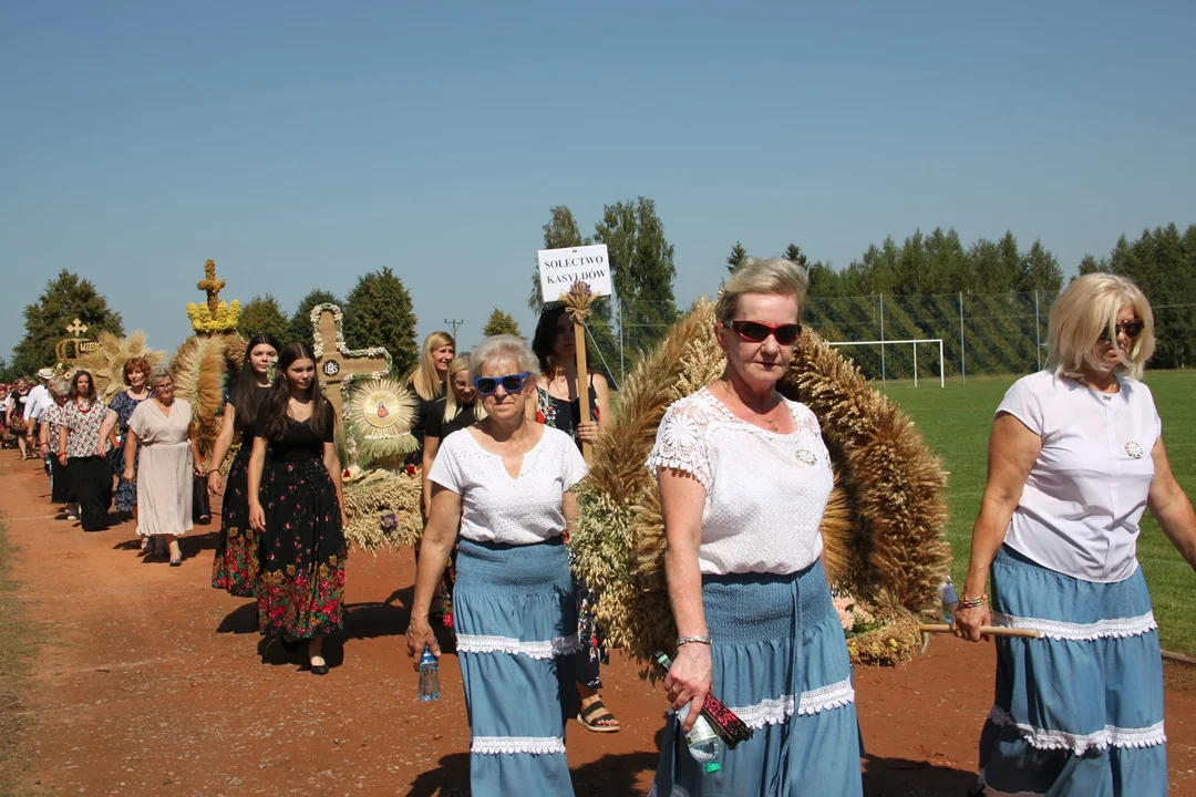 Tłumy na dożynkach w Krzywdzie. Wieńce, turniej sołectw i disco polo