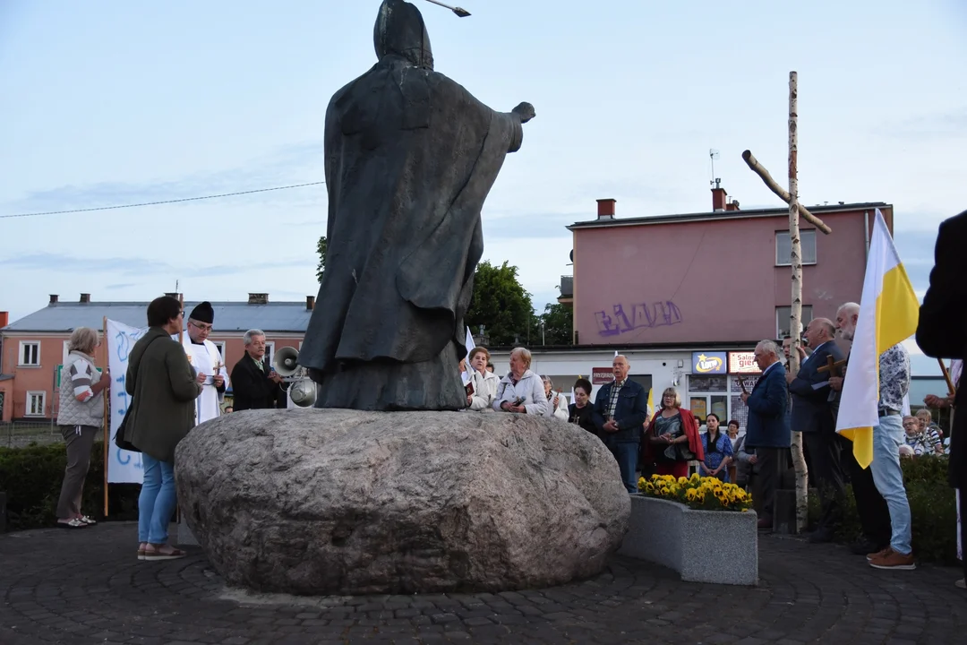 Mieszkańcy Łukowa upamiętnili 104. rocznicę urodzin Karola Wojtyły