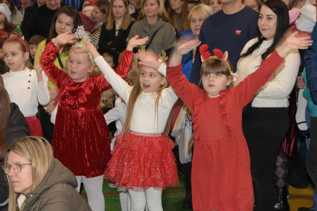 Kiermasz bożonarodzeniowy w Adamowie