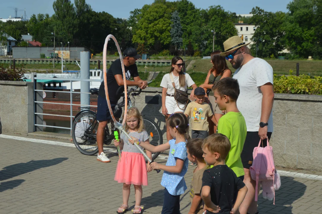 Dzień Baniek Mydlanych w Puławach (zdjęcia)