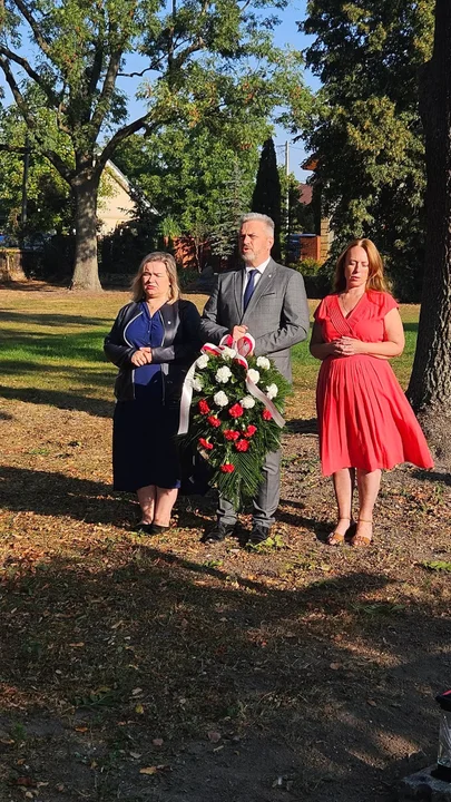 Uroczytości pamięci poległym w bombardowaniu Markuszowa