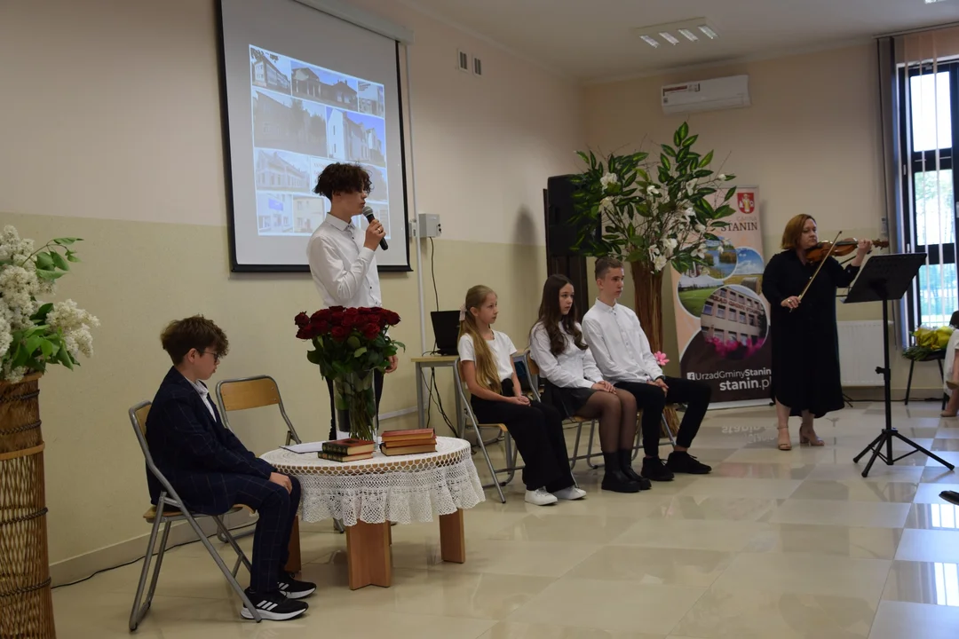 Powiatowy Dzień Bibliotekarza i Bibliotek w Staninie