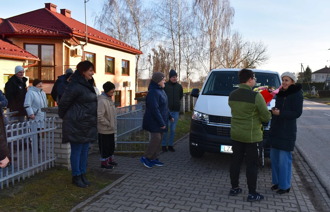 Tu pod choinkę dostali samochód (foto) - Zdjęcie główne