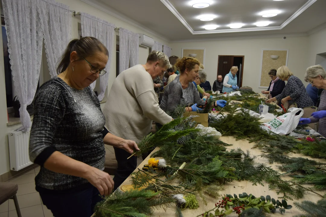 WARSZTATY BOŻONARODZENIOWE dla Klubu Seniora "Sami Swoi" w Starych Kobiałkach