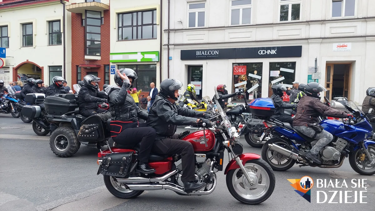 Zakończenie sezonu motocyklowego w Białej Podlaskiej- parada motocyklowa (ZDJĘCIA, WIDEO) - Zdjęcie główne