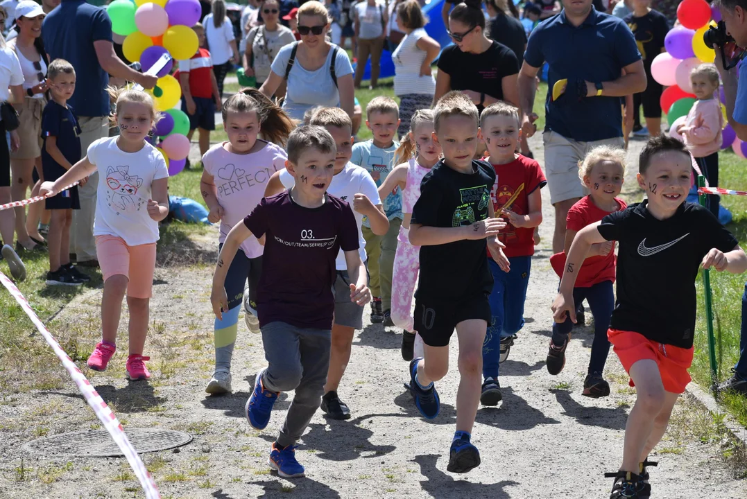 Z roku na rok coraz lepsi! Bieg na żywioł z kolejnym rekordem uszczęśliwionych dzieci (PRZEOGROMNA GALERIA!) - Zdjęcie główne
