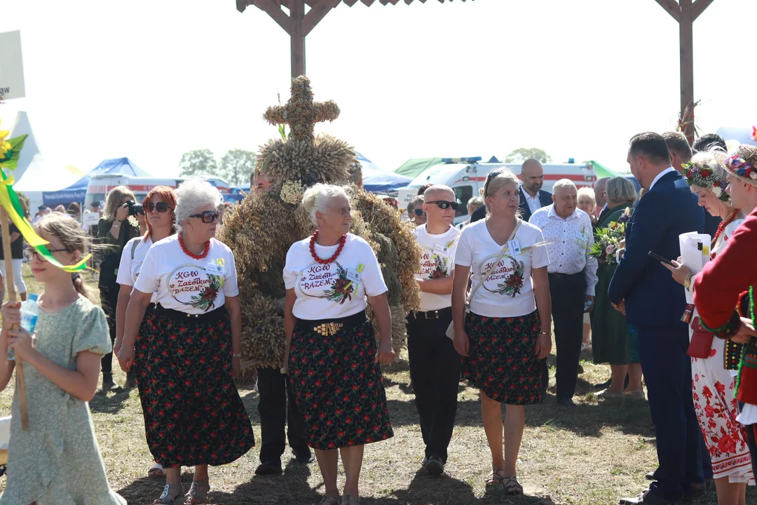 Korowód dożynkowy w Radawcu