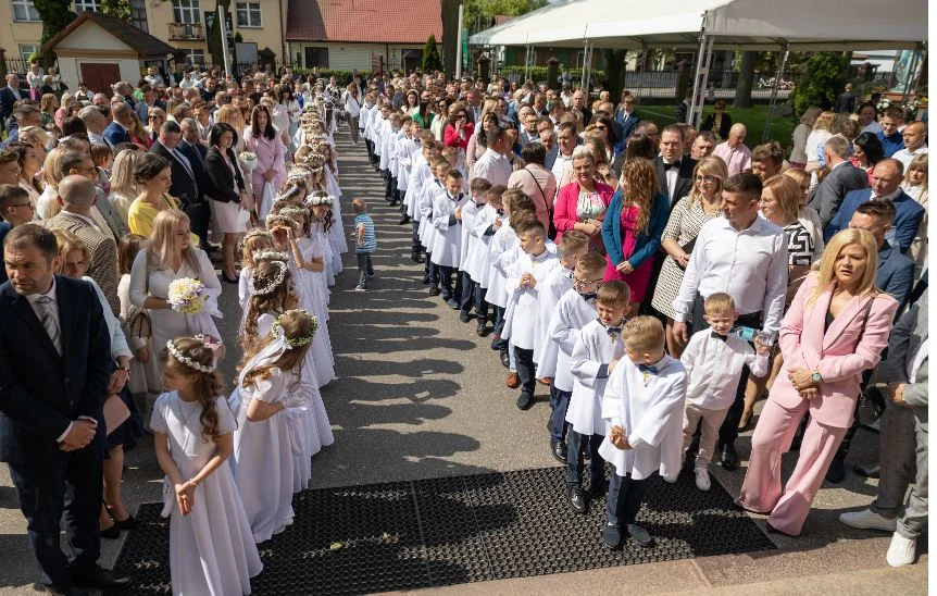 Parczew. Pierwsza Komunia Święta w Bazylice Parczewskiej (ZDJĘCIA) - Zdjęcie główne