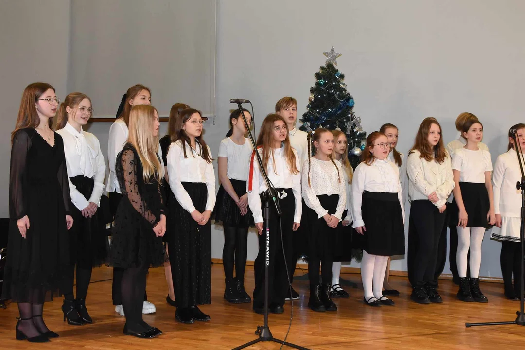 NOWOROCZNY KONCERT UCZNIÓW PAŃSTWOWEJ SZKOŁY MUZYCZNEJ W ŁUKOWIE